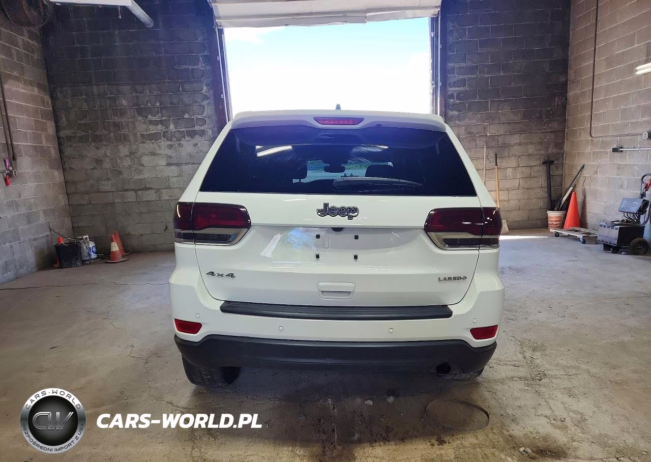 2018 Jeep Grand Cherokee Laredo VIN:1C4RJFAG9JC240747 - 6