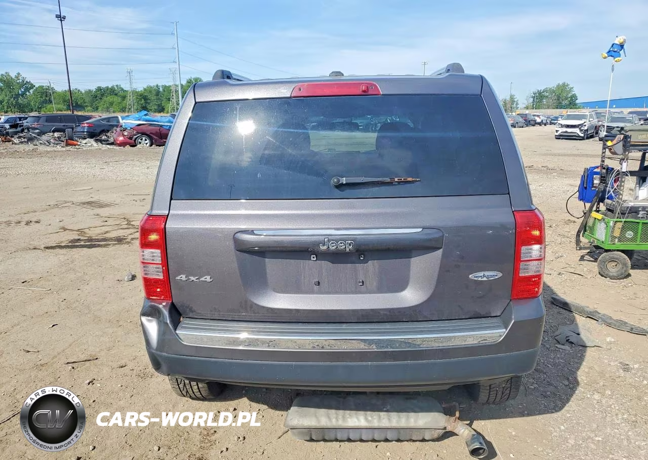2017 Jeep Patriot Latitude VIN:1C4NJRFB2HD152379 - 6