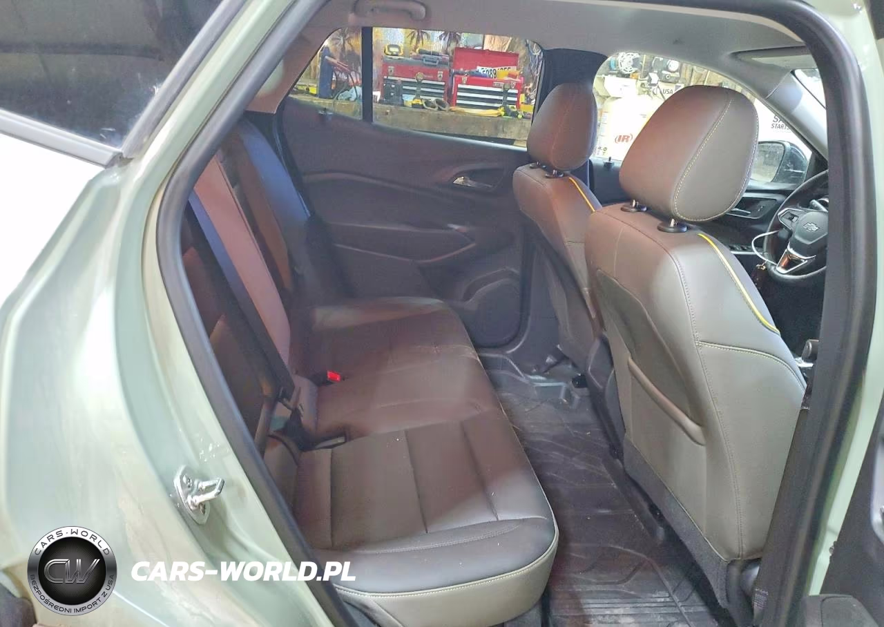 2025 Chevrolet Trax Activ VIN:KL77LKEPXSC208215 - 11