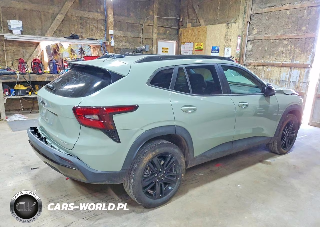 2025 Chevrolet Trax Activ VIN:KL77LKEPXSC208215 - 3
