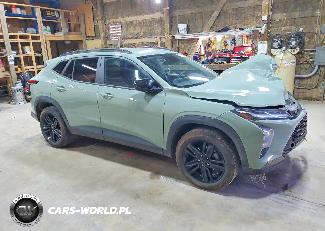 2025 Chevrolet Trax Activ VIN:KL77LKEPXSC208215 - 4