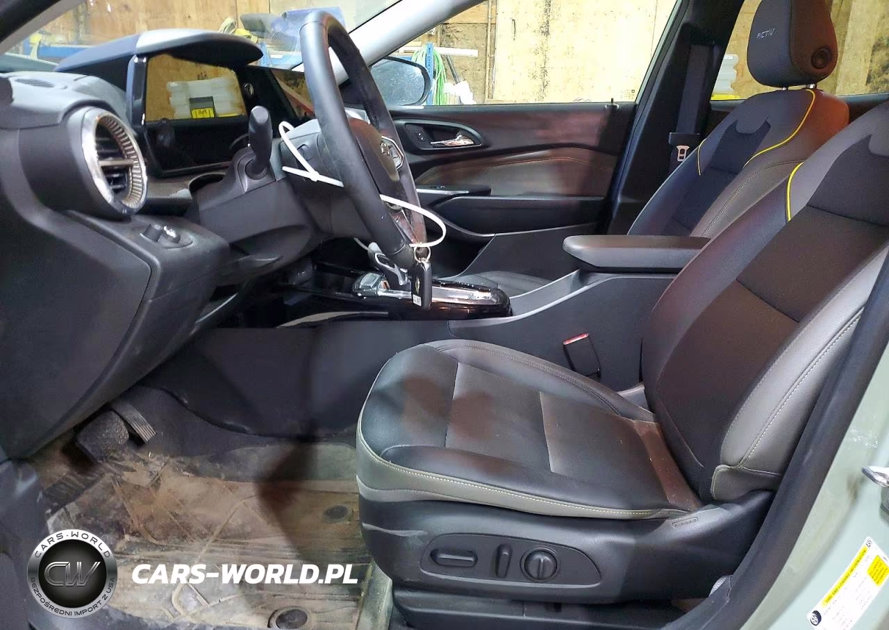 2025 Chevrolet Trax Activ VIN:KL77LKEPXSC208215 - 7