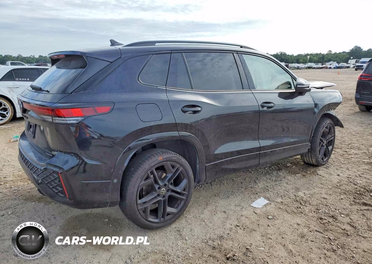 2025 Volkswagen Tiguan Se R-Line Black VIN:3VVGR7RM3SM024491 - 3
