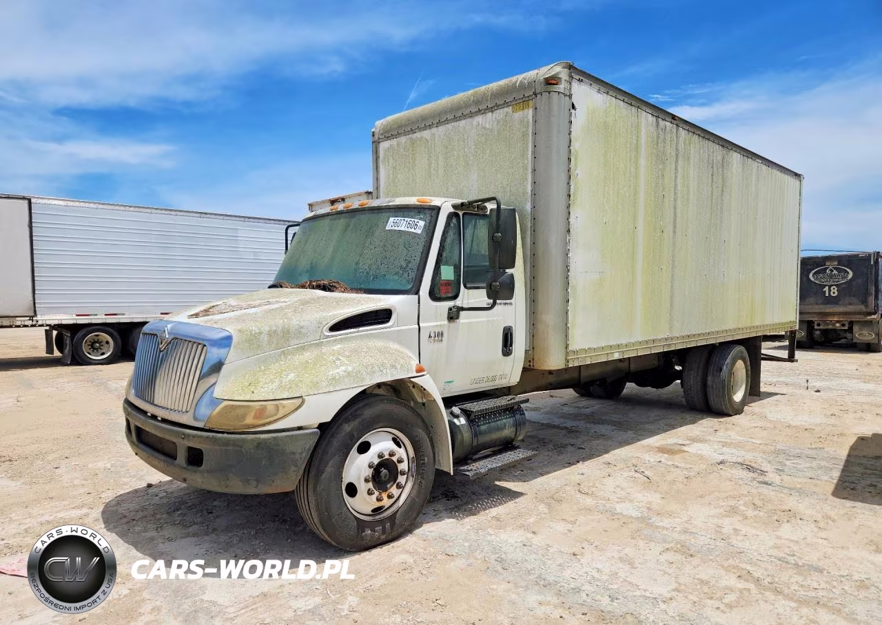 2002 International 4300 Box Truck