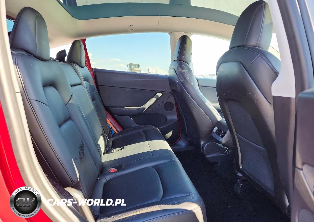 2020 Tesla Model Y VIN:5YJYGDEE4LF031719 - 11