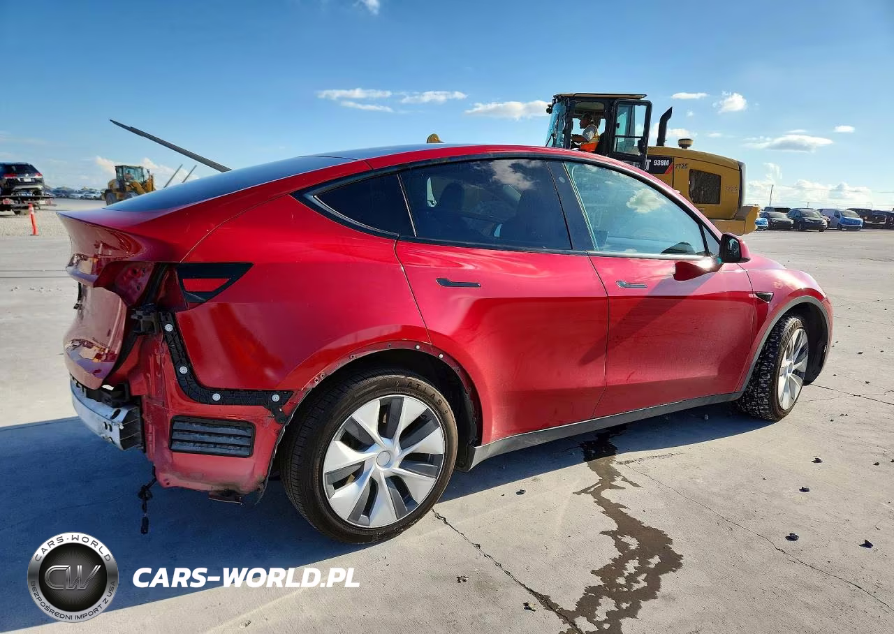 2020 Tesla Model Y VIN:5YJYGDEE4LF031719 - 3