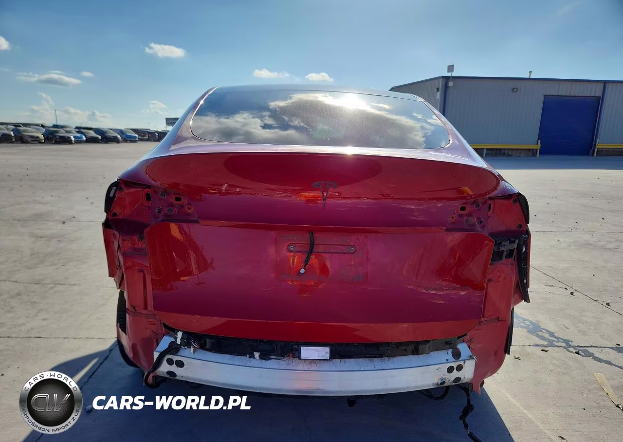 2020 Tesla Model Y VIN:5YJYGDEE4LF031719 - 6