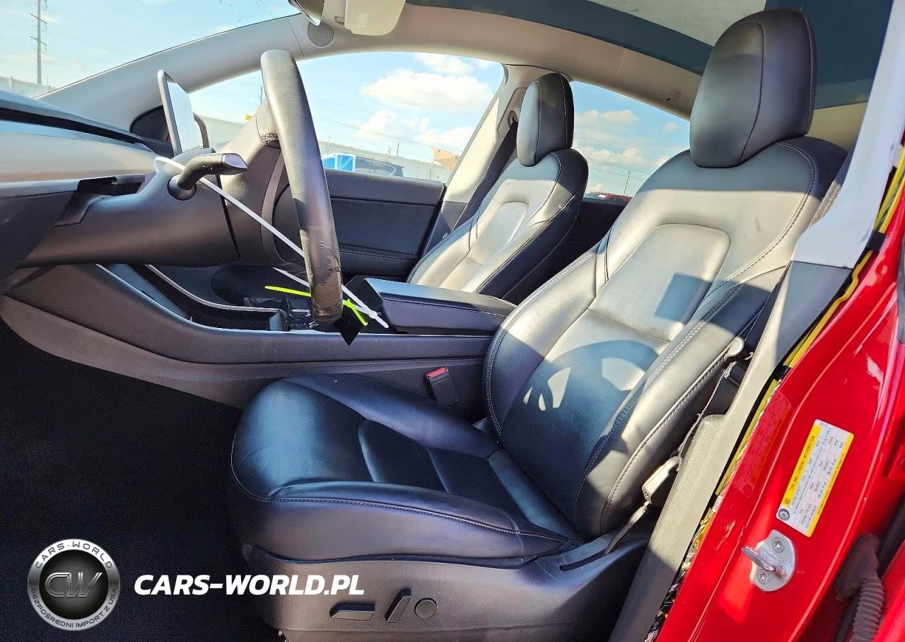 2020 Tesla Model Y VIN:5YJYGDEE4LF031719 - 7
