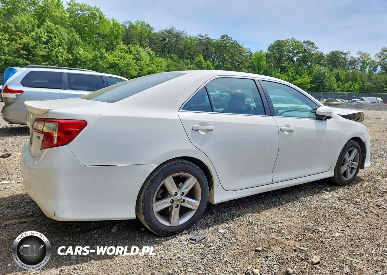 2014 Toyota Camry Se VIN:4T1BF1FK9EU754273 - 3
