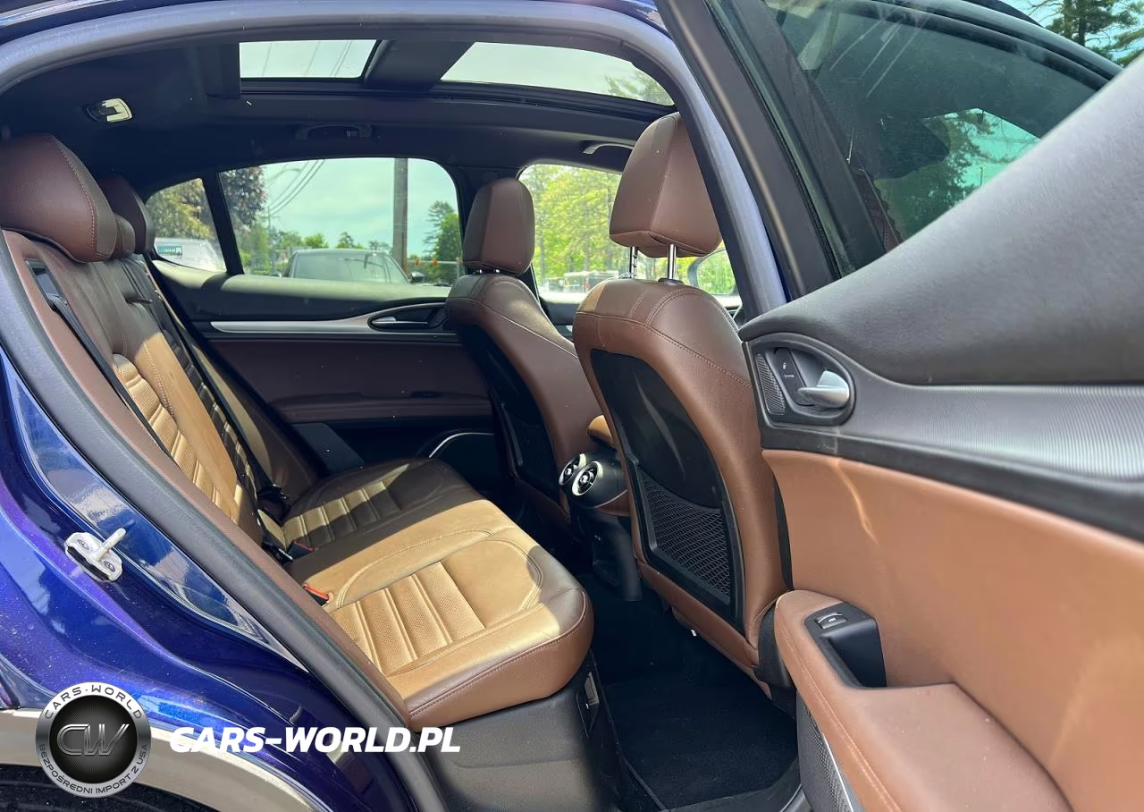 2019 Alfa Romeo Stelvio Ti VIN:ZASPAKBN7K7C71882 - 6