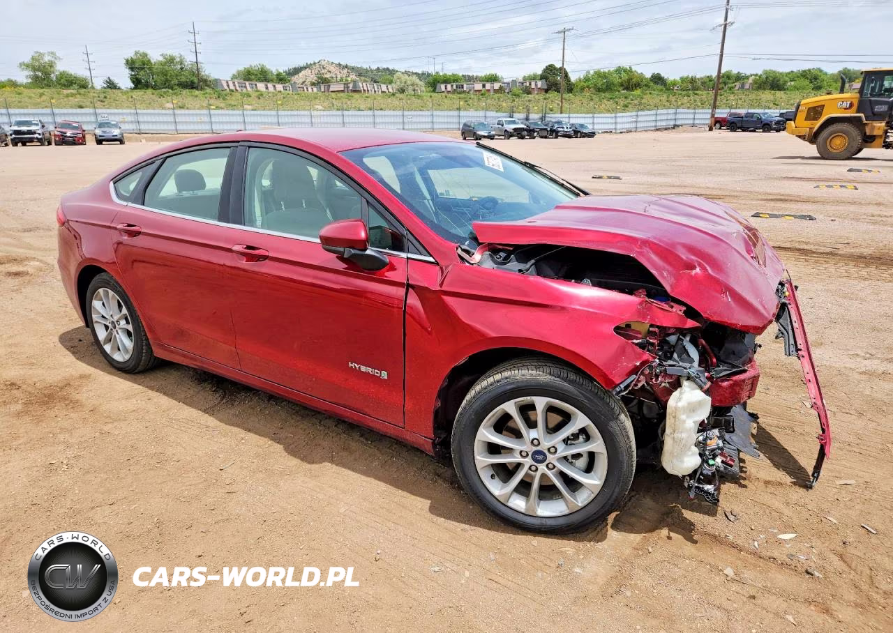 2019 Ford Fusion Se VIN:3FA6P0LU5KR200692 - 4