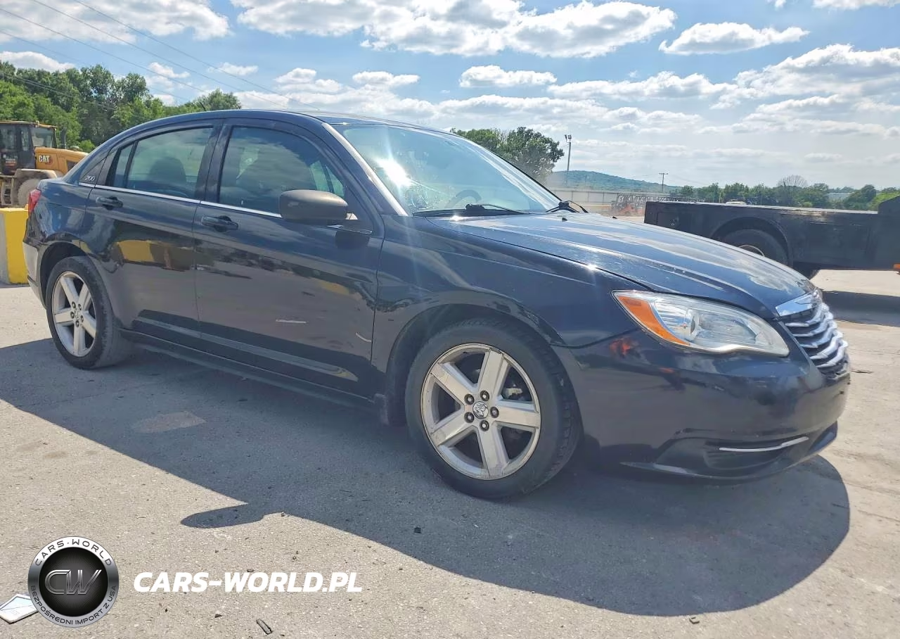 2014 Chrysler 200 Lx VIN:1C3CCBAB6EN122957 - 4