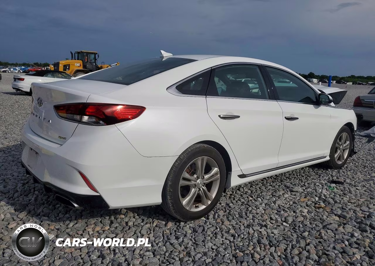 2018 Hyundai Sonata Sport+ VIN:5NPE34AF5JH714881 - 3