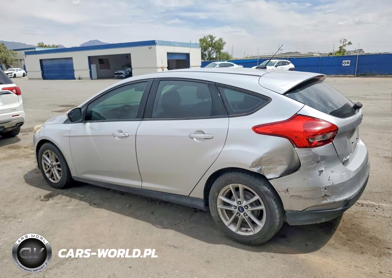 2016 Ford Focus Se VIN:1FADP3K27GL328933 - 2