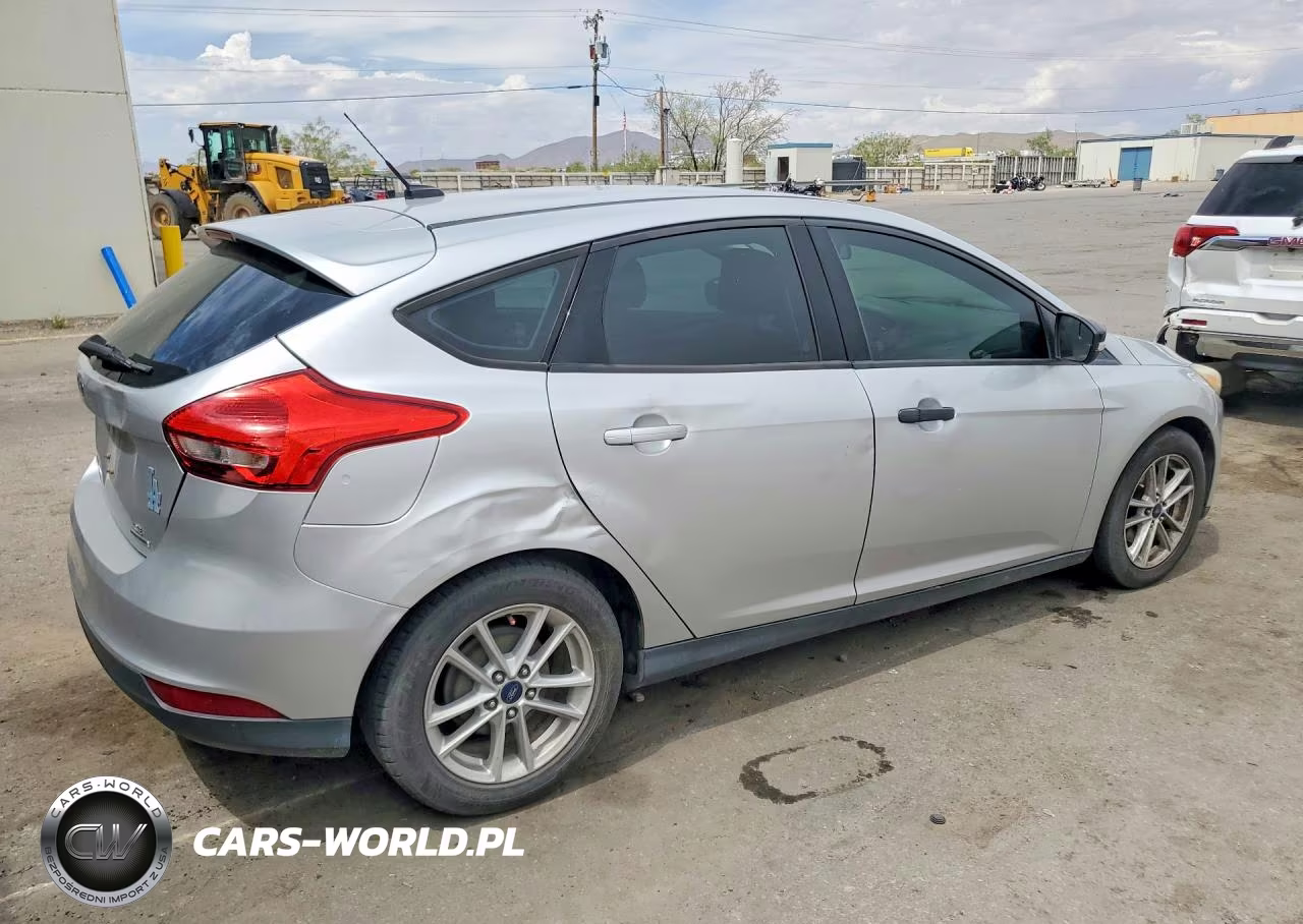 2016 Ford Focus Se VIN:1FADP3K27GL328933 - 3