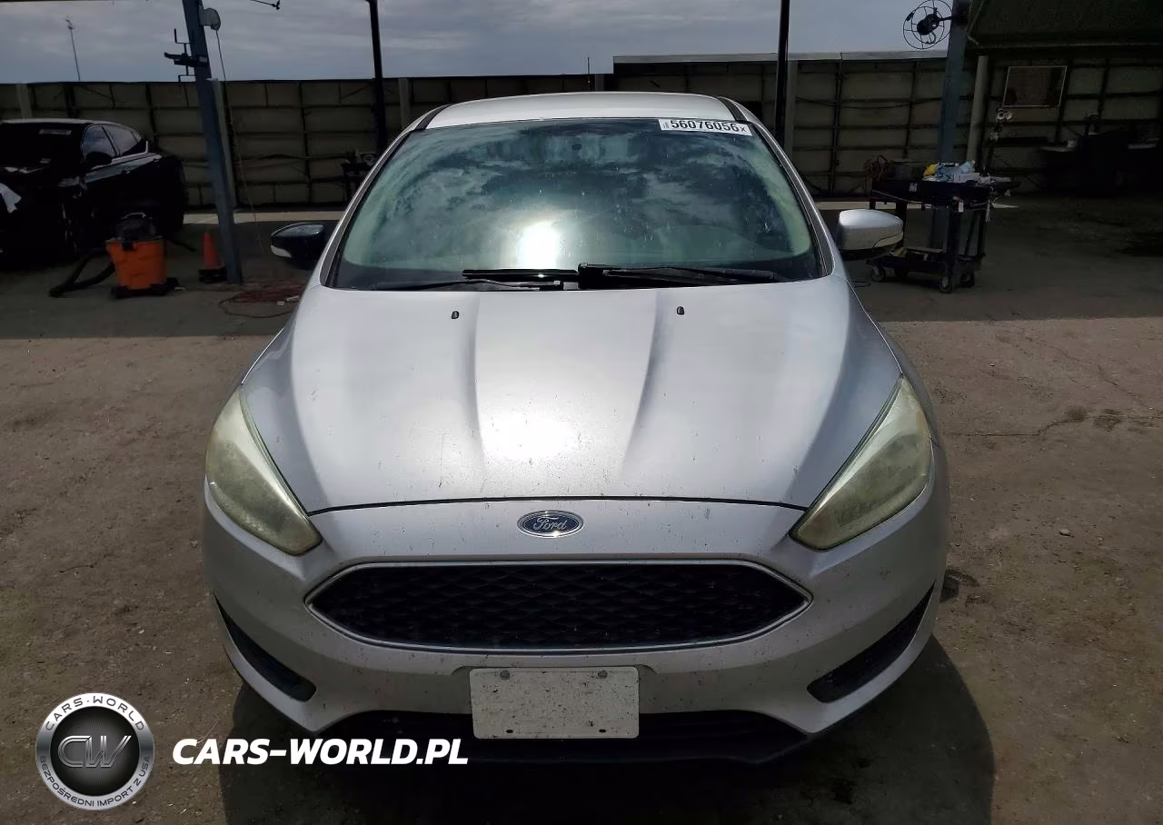 2016 Ford Focus Se VIN:1FADP3K27GL328933 - 5