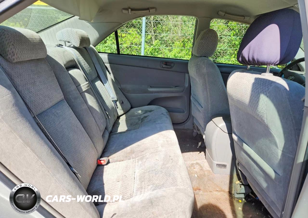 2003 Toyota Camry Le VIN:4T1BE32K03U161547 - 10