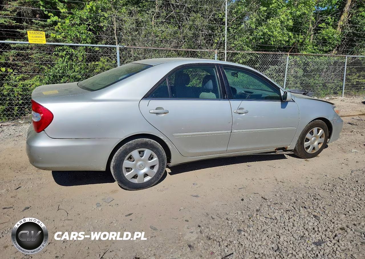 2003 Toyota Camry Le VIN:4T1BE32K03U161547 - 3