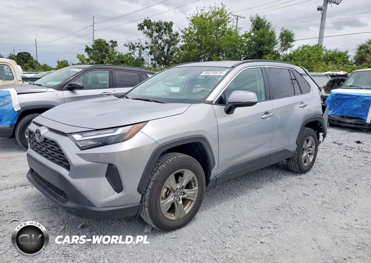 2024 Toyota Rav4 Xle – zdjęcie 1 z 13