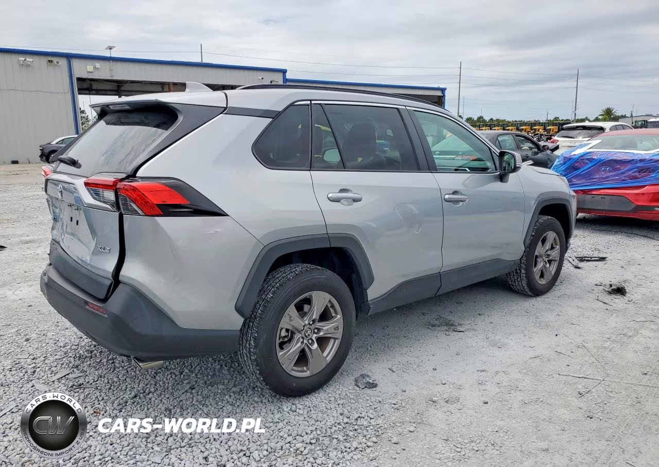 2024 Toyota Rav4 Xle VIN:2T3W1RFV1RW311573 - 3