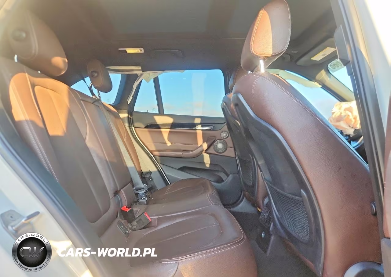 2017 BMW X1 xDrive28I VIN:WBXHT3C36H5F70106 - 10