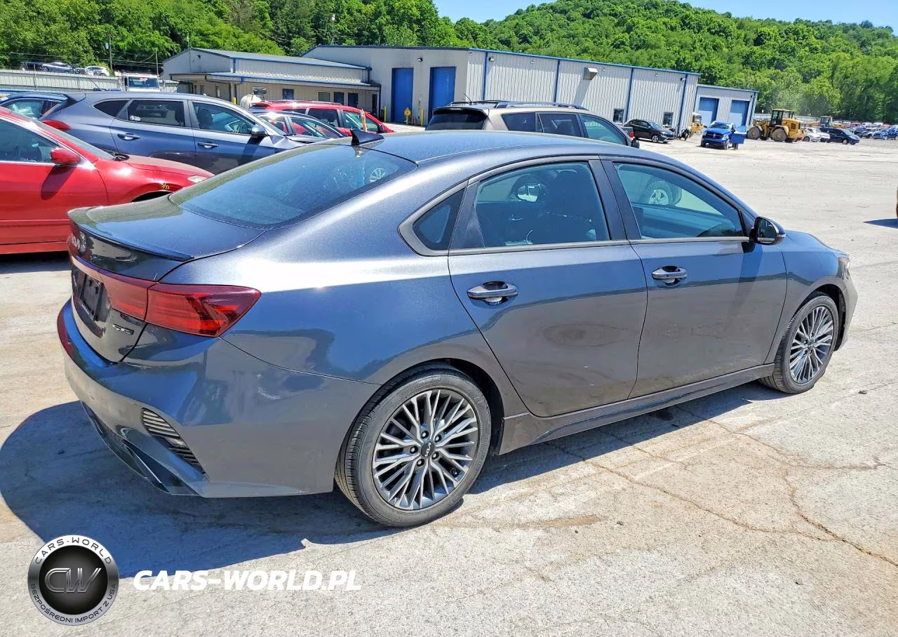 2023 Kia Forte Gt Line VIN:3KPF54AD1PE534369 - 3