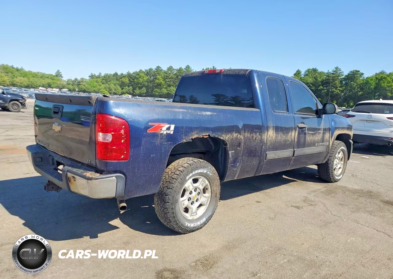 2008 Chevrolet Silverado K1500 VIN:2GCEK19J481311139 - 3