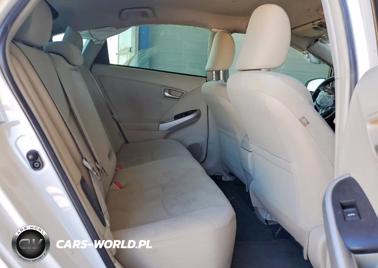 2014 Toyota Prius Two VIN:JTDKN3DU8E0390684 - 10