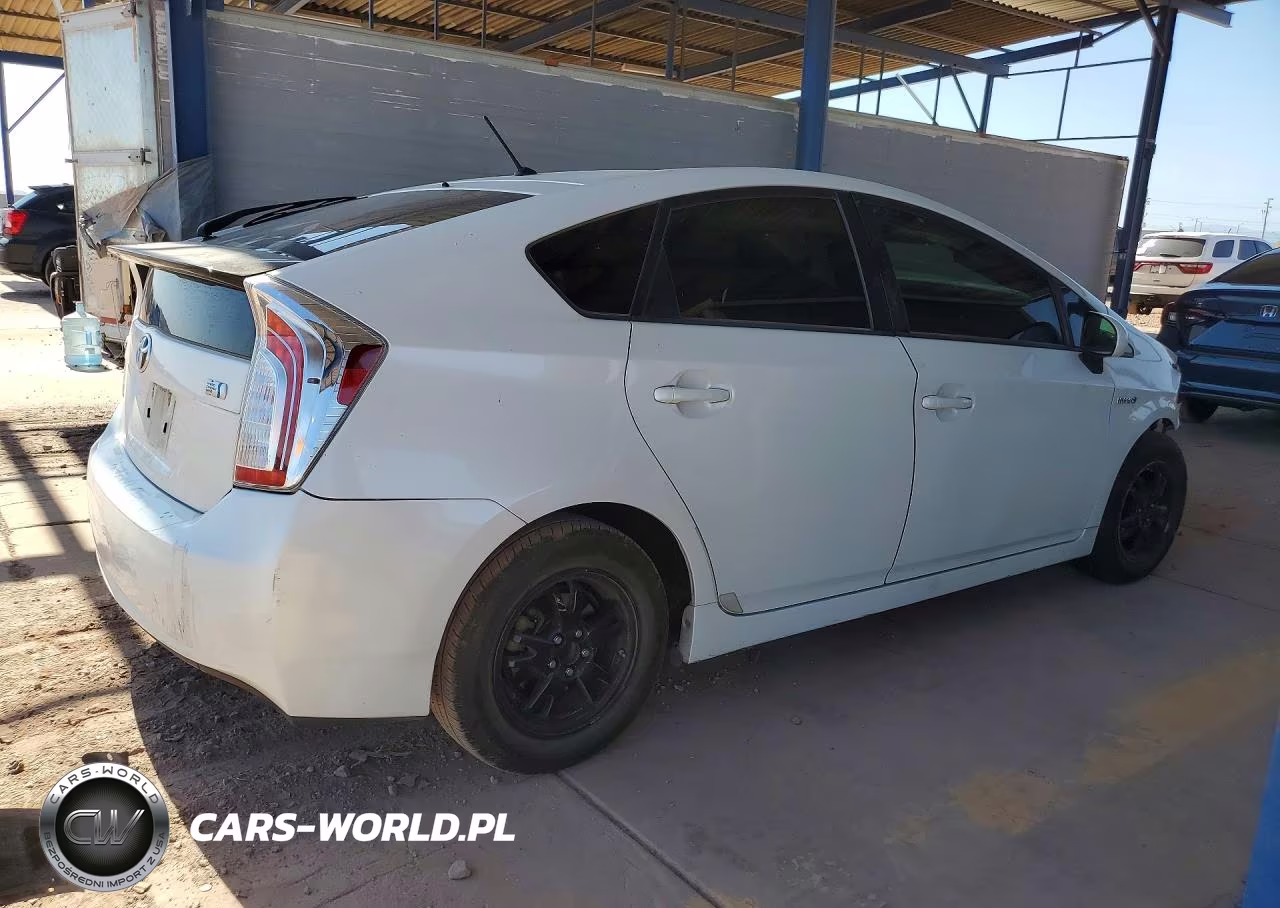2014 Toyota Prius Two VIN:JTDKN3DU8E0390684 - 3
