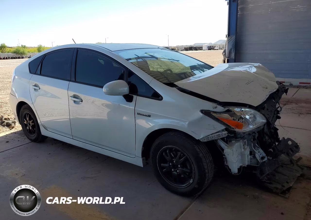 2014 Toyota Prius Two VIN:JTDKN3DU8E0390684 - 4