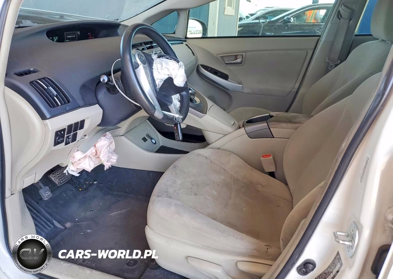 2014 Toyota Prius Two VIN:JTDKN3DU8E0390684 - 7
