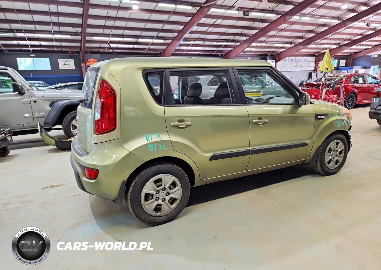 2013 Kia Soul Base VIN:KNDJT2A54D7523178 - 3