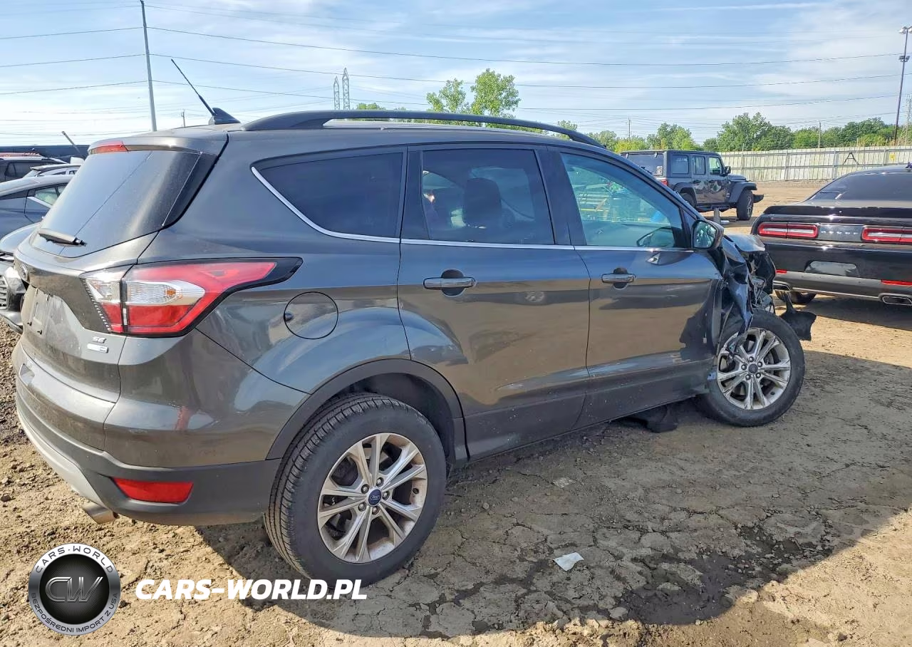 2018 Ford Escape Se VIN:1FMCU9GD6JUC58754 - 3