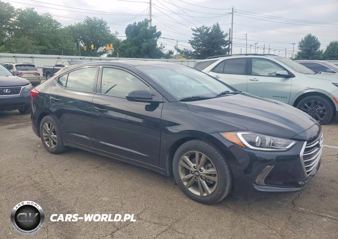 2018 Hyundai Elantra Value Edition VIN:5NPD84LF6JH287706 - 4