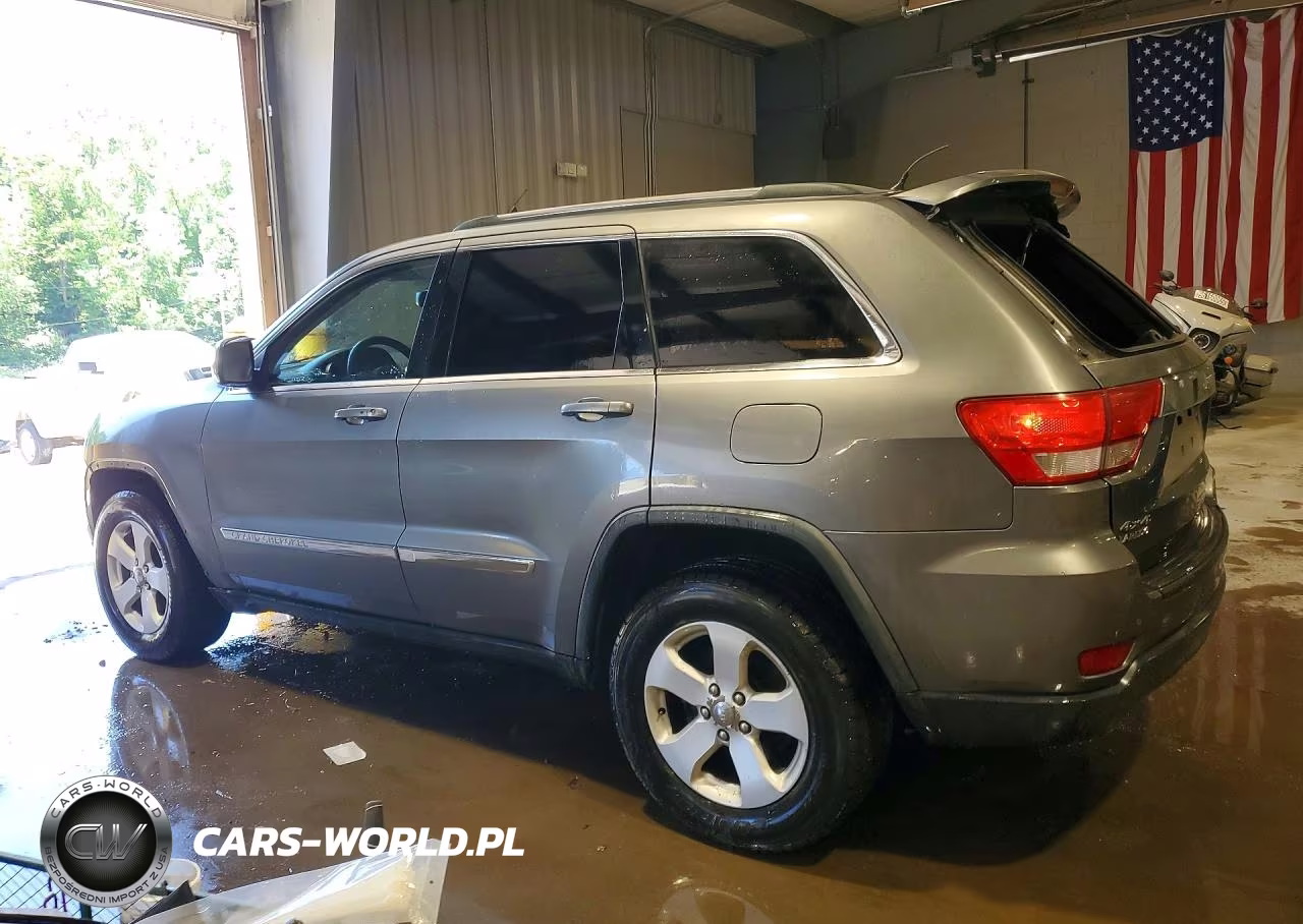 2013 Jeep Grand Cherokee Laredo VIN:1C4RJFAG8DC611921 - 2