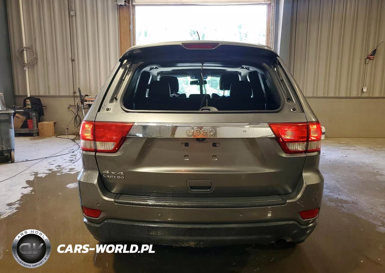 2013 Jeep Grand Cherokee Laredo VIN:1C4RJFAG8DC611921 - 6