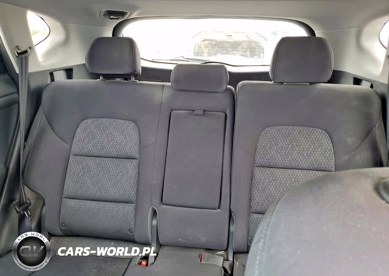 2018 Hyundai Tucson Value VIN:KM8J33A23JU699708 - 10
