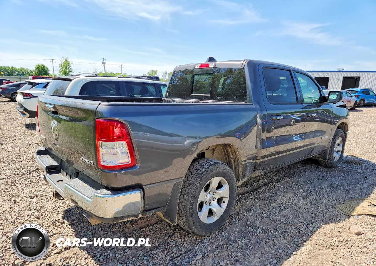 2019 Ram 1500 VIN:1C6SRFFT2KN850406 - 3