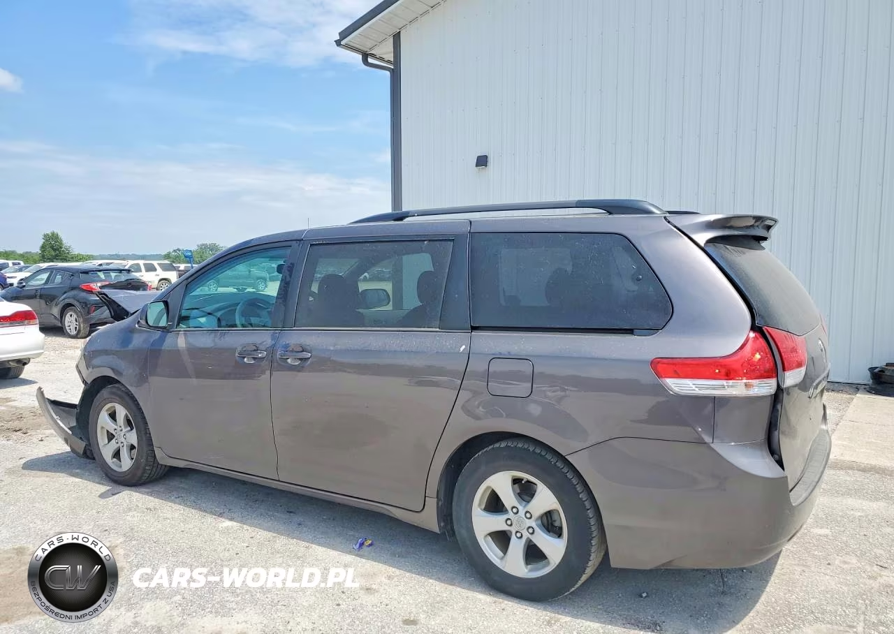 2012 Toyota Sienna Le VIN:5TDKK3DC6CS253480 - 2