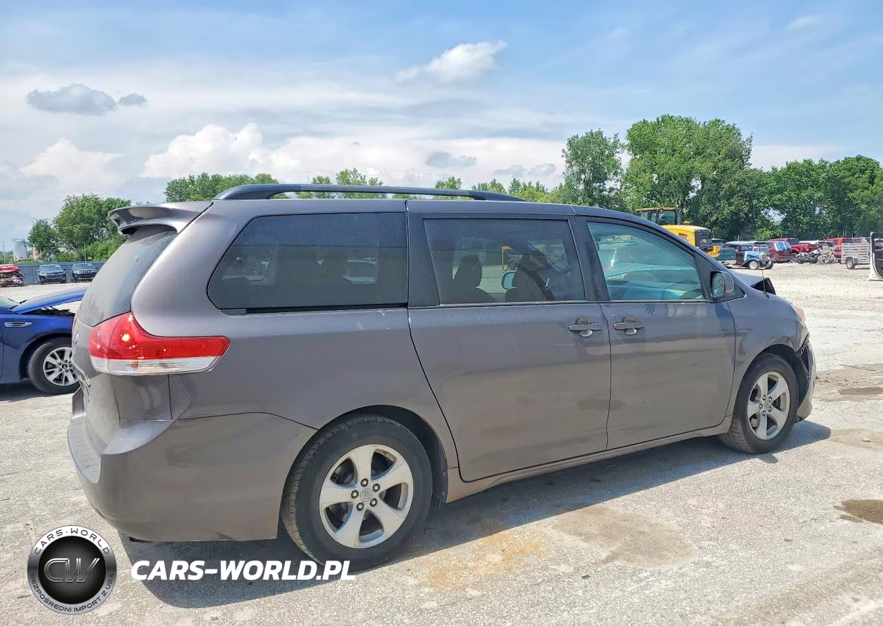 2012 Toyota Sienna Le VIN:5TDKK3DC6CS253480 - 3
