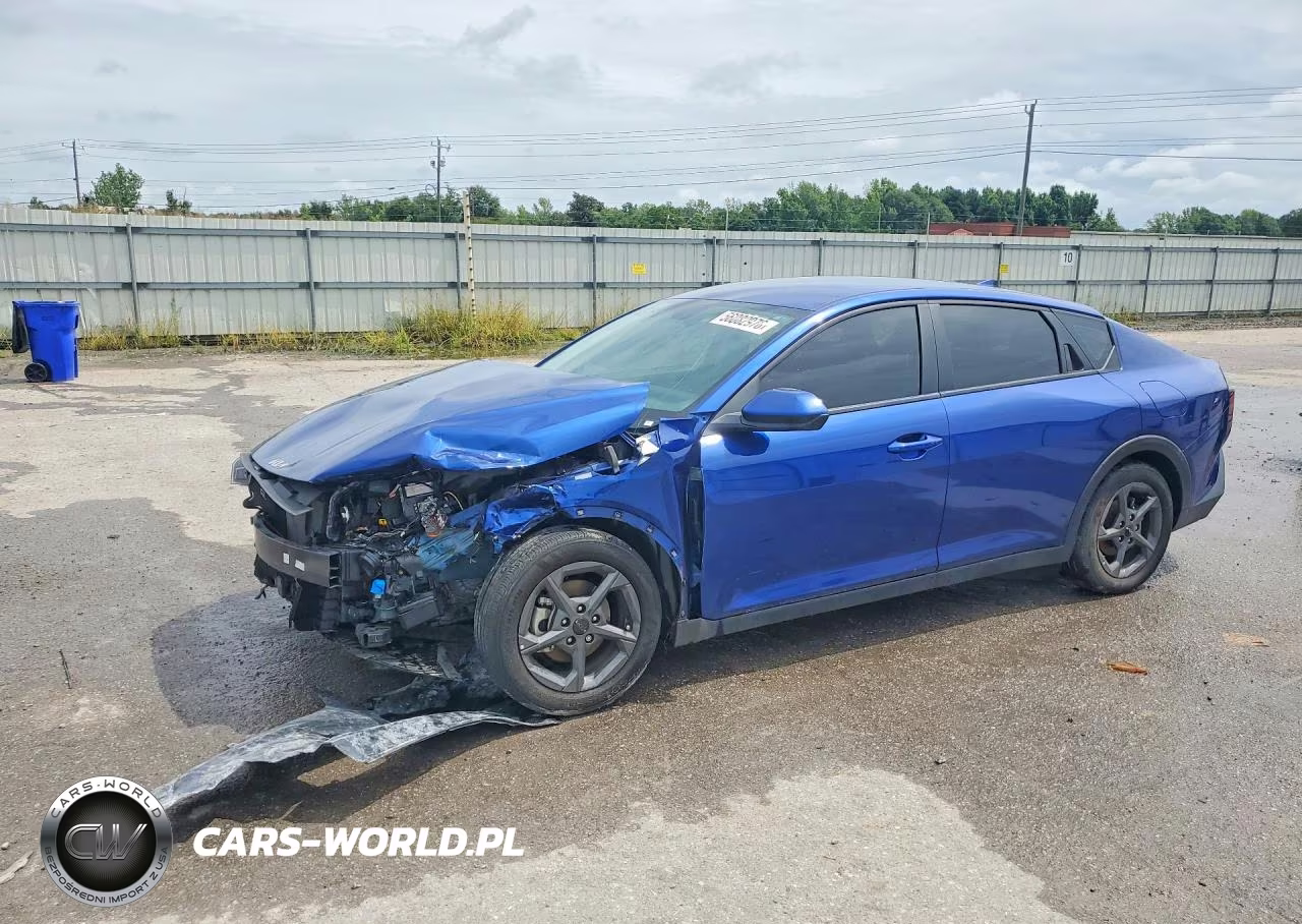 2025 Kia K4 Lxs – zdjęcie 1 z 13
