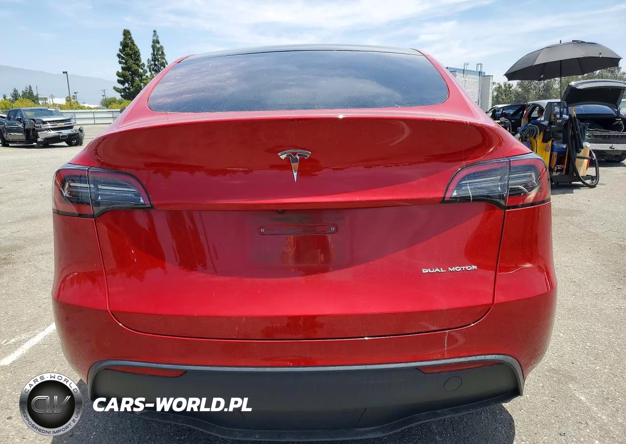 2023 Tesla Model Y VIN:7SAYGDEE8PA041921 - 6