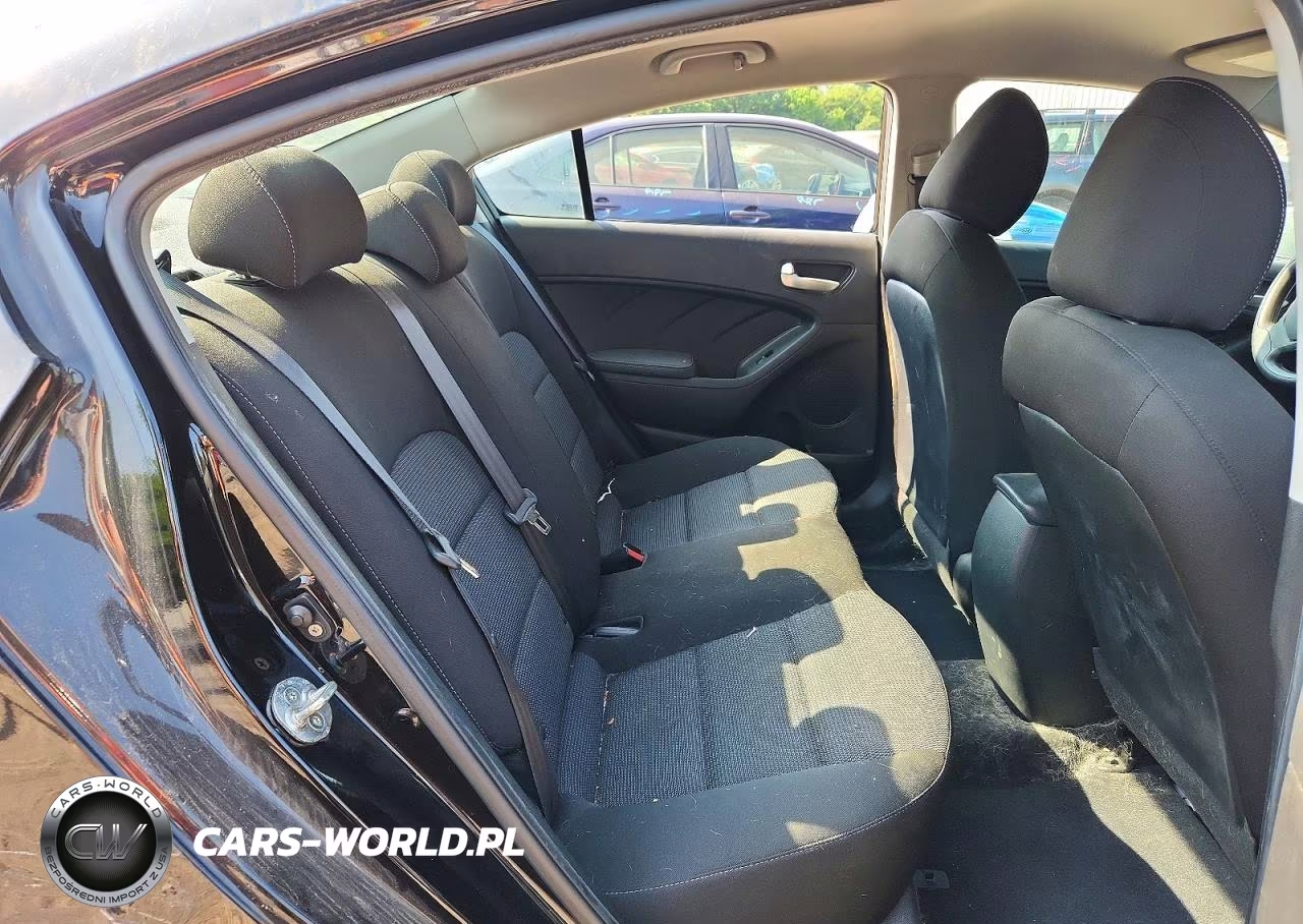 2018 Kia Forte Lx VIN:3KPFK4A76JE237611 - 10