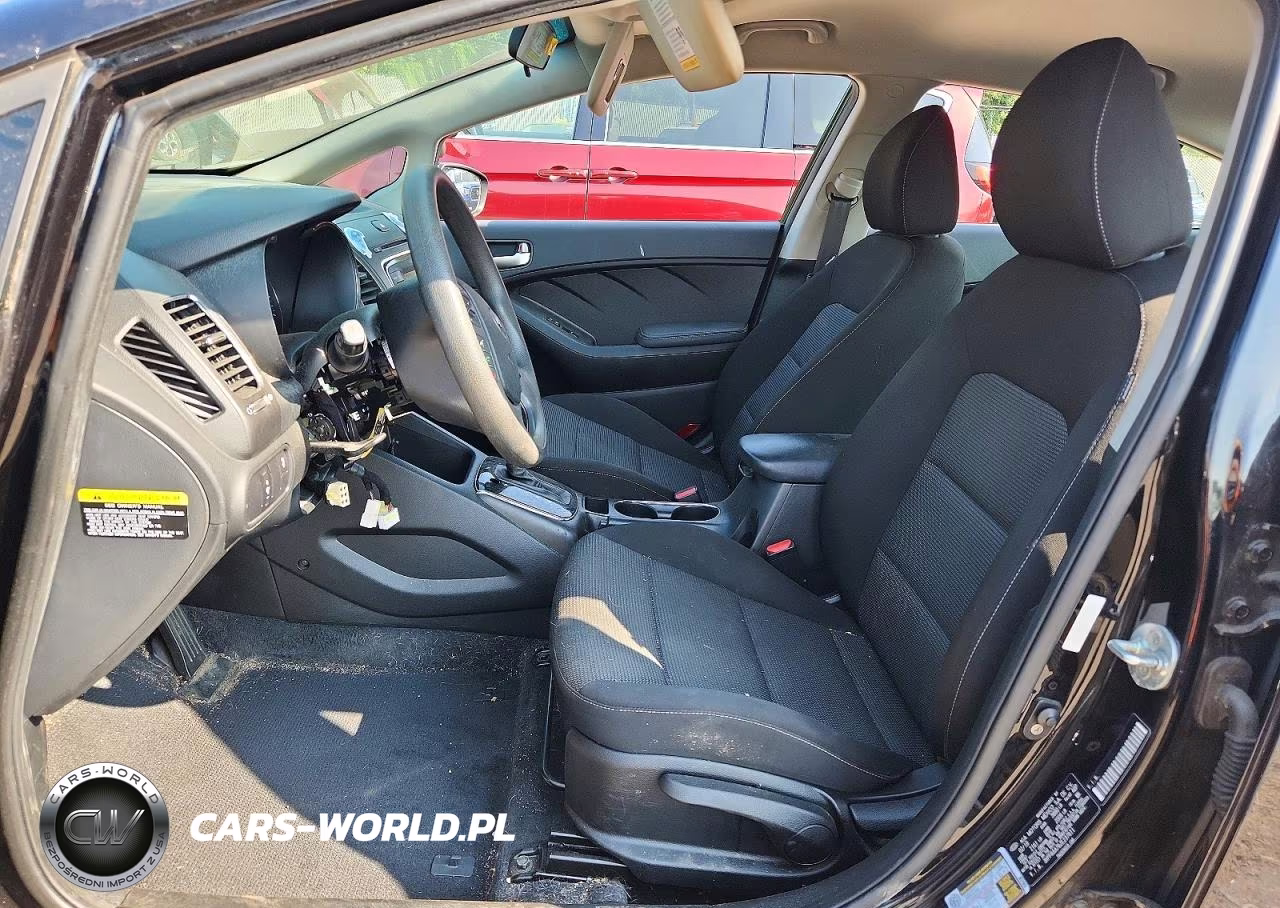 2018 Kia Forte Lx VIN:3KPFK4A76JE237611 - 7