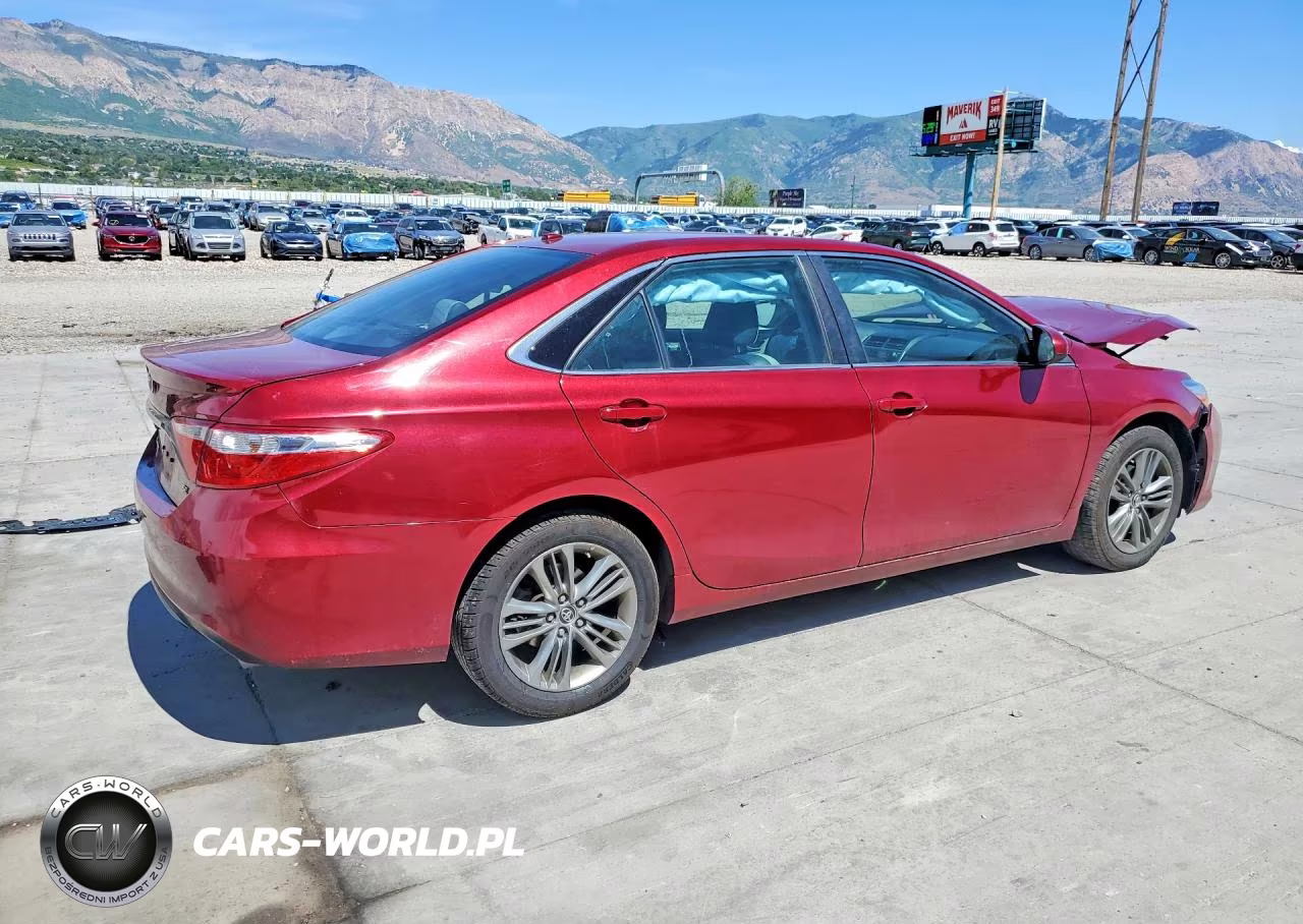2015 Toyota Camry Se VIN:4T1BF1FK5FU904218 - 3