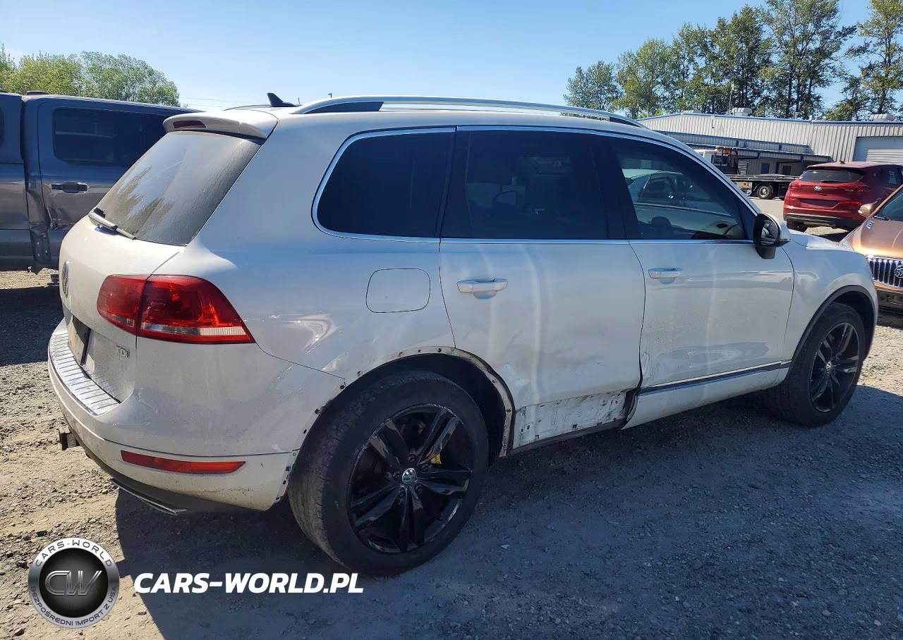2013 Volkswagen Touareg V6 Tdi VIN:WVGEP9BP8DD004890 - 3