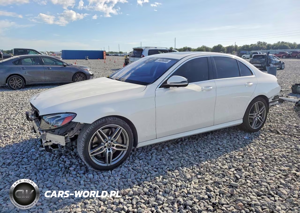 2018 Mercedes-Benz E 300 – zdjęcie 1 z 13