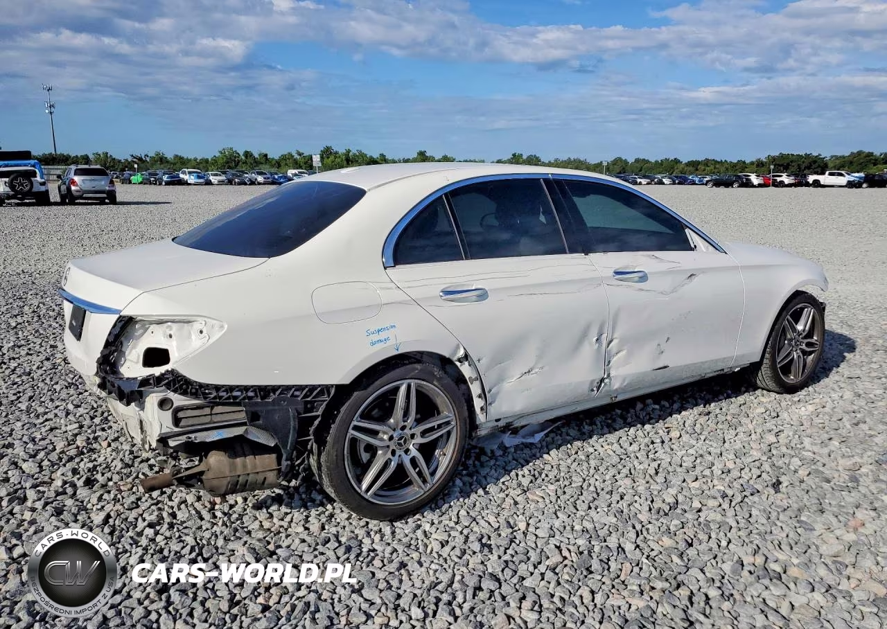 2018 Mercedes-Benz E 300 VIN:WDDZF4JB2JA315851 - 3