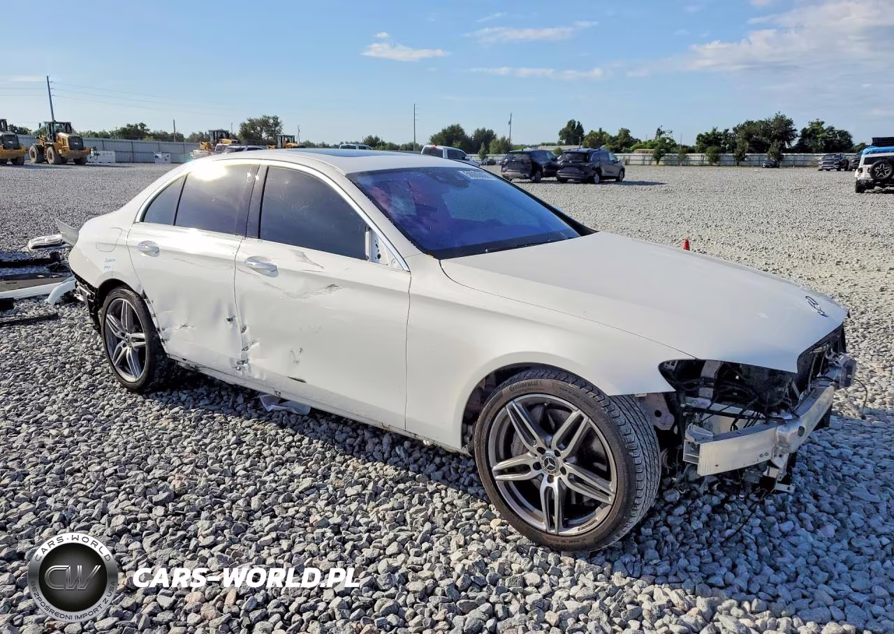 2018 Mercedes-Benz E 300 VIN:WDDZF4JB2JA315851 - 4