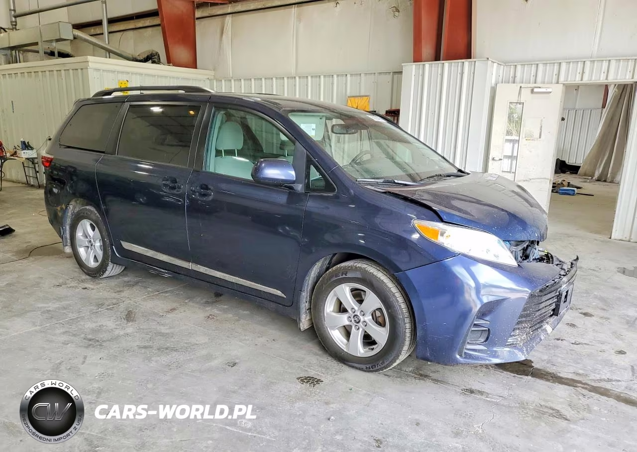 2018 Toyota Sienna Le VIN:5TDKZ3DC7JS956725 - 4